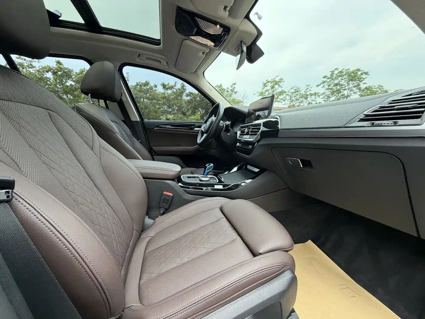 BMW iX3 2022 Leading Edition фото 10