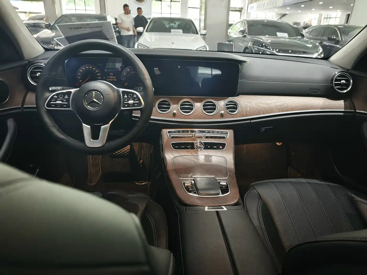 Mercedes-Benz E-Class 2019 E 300 L Fashion фото 8