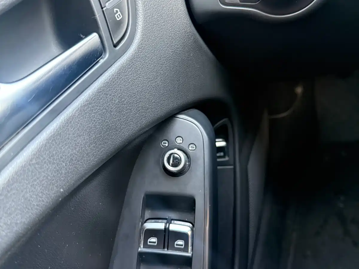 Audi A4L 2013 30 TFSI Automatic Comfort фото 19