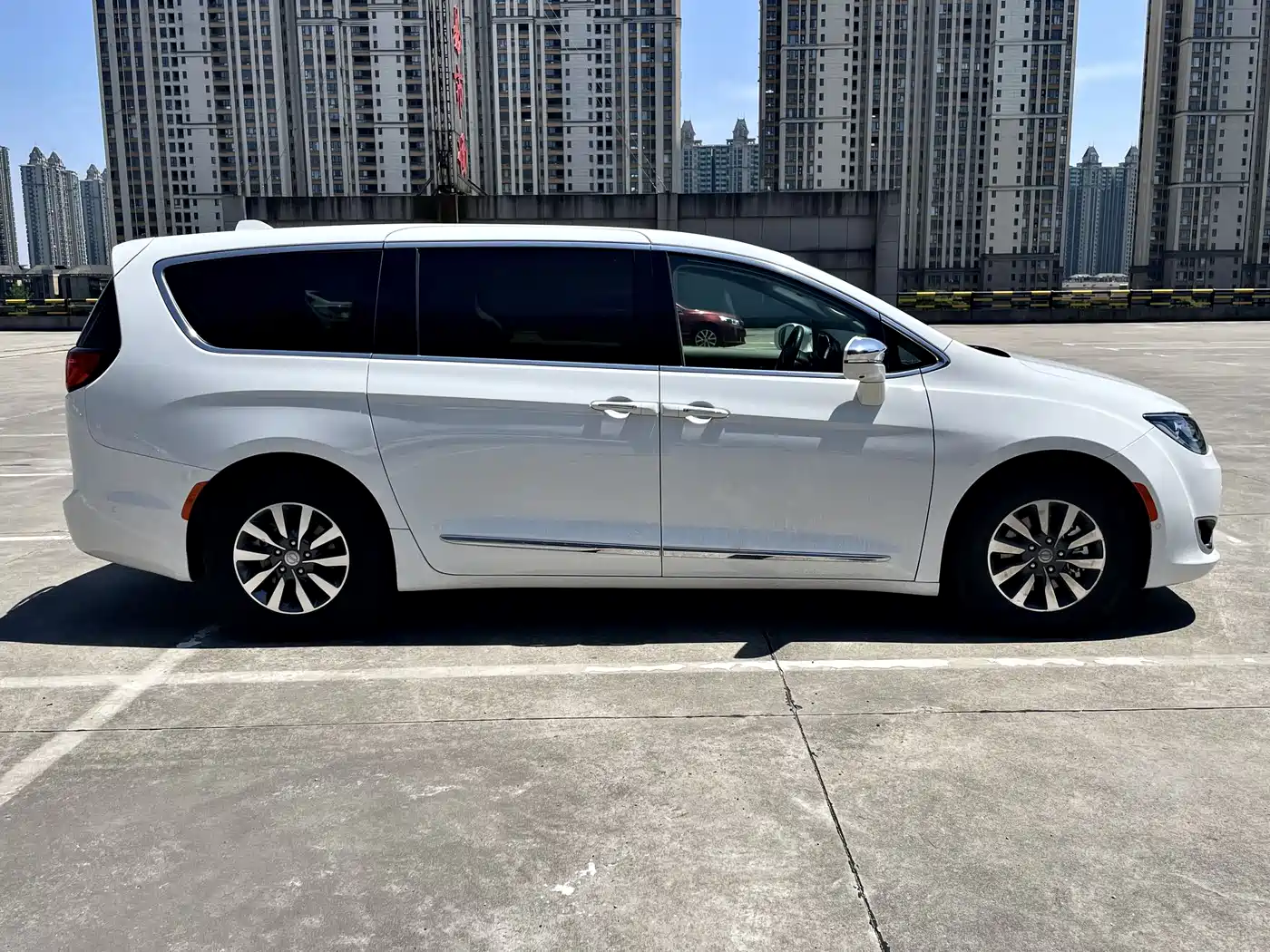 Chrysler Grand Caravan PHEV (Import) 2025 2019 3.6L Plug-in Hybrid