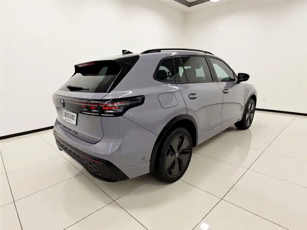 Volkswagen Tiguan L 2024 PRO 330TSI FWD R-Line Intelligent Premium Edition фото 4