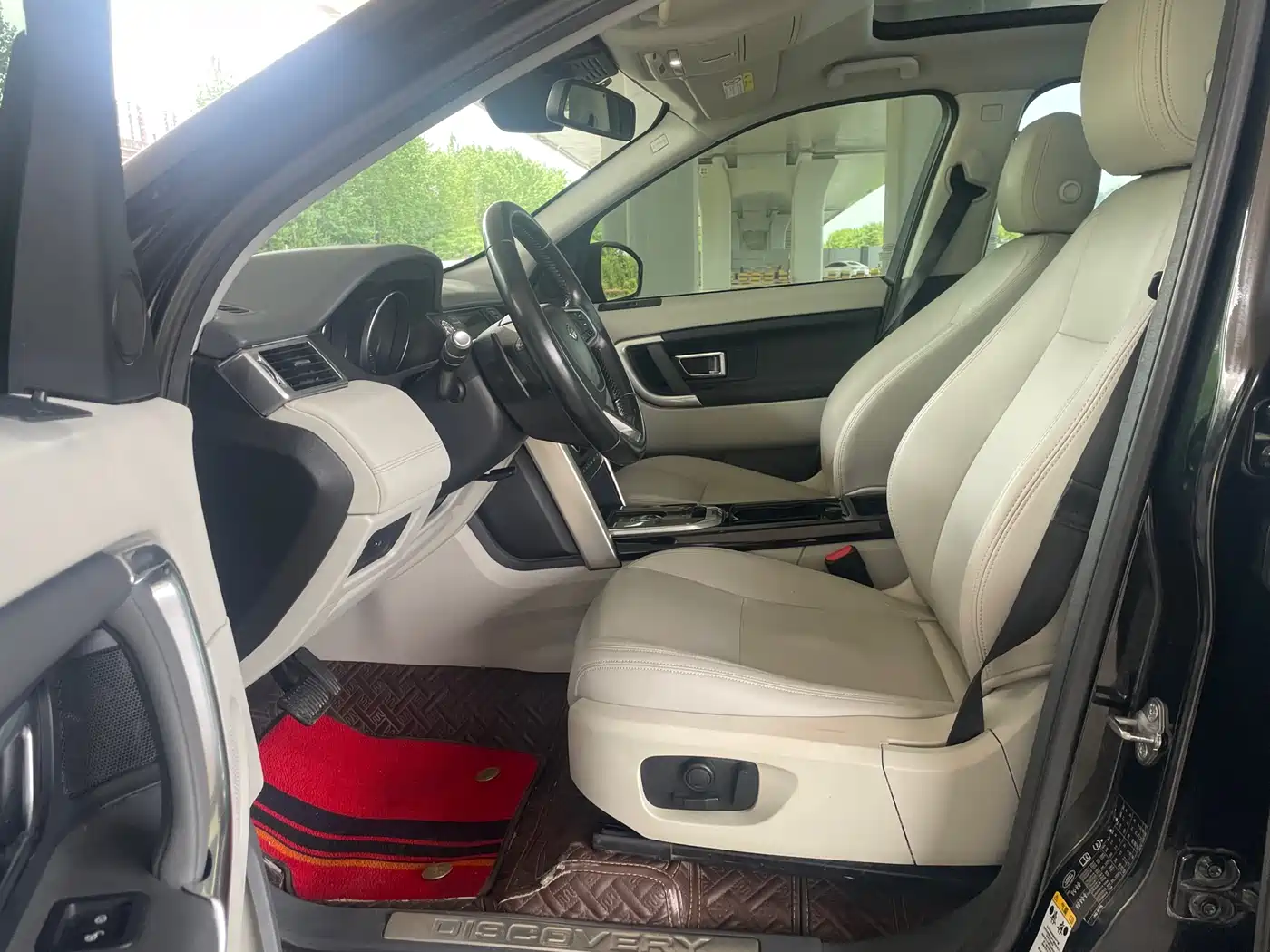 Land Rover Discovery Sport (Import) 2015 2.0T SE фото 4