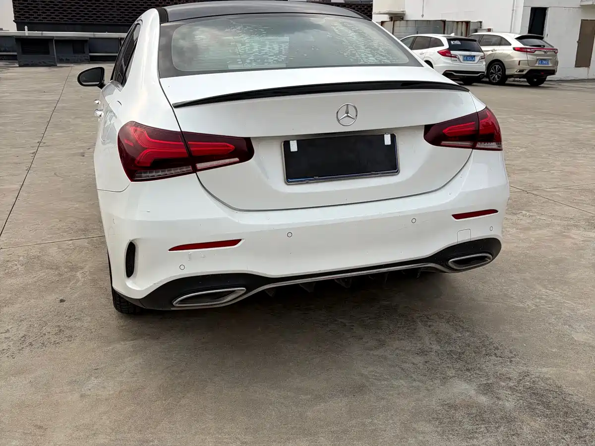 Mercedes-Benz A-Class 2019 A 200 L Sport Sedan фото 14