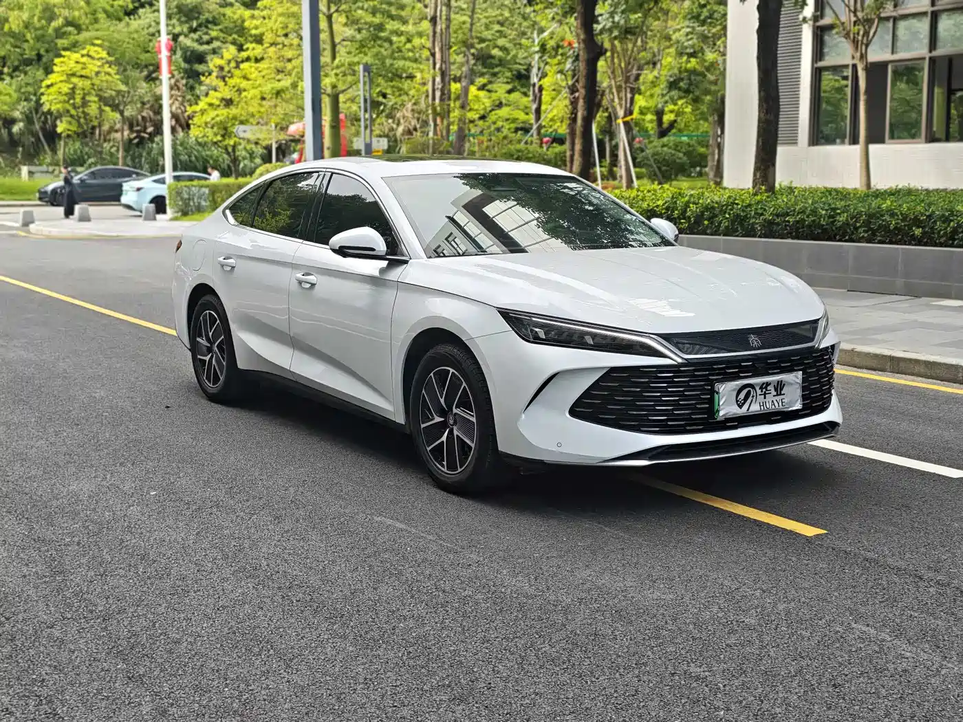 BYD Qin L 2024 DM-i 80KM Superior фото 3