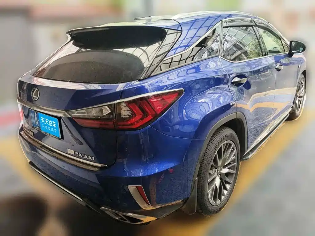 Фото 2 - Lexus RX