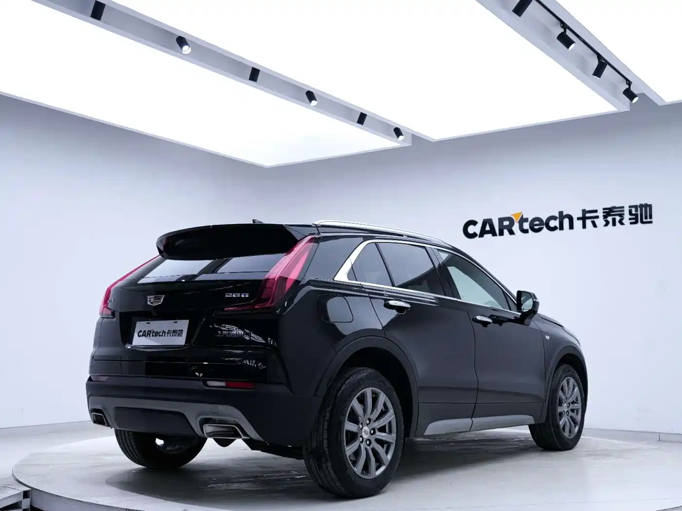 CADILLAC XT4
