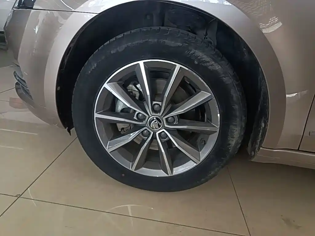 Фото 23 - Škoda Octavia