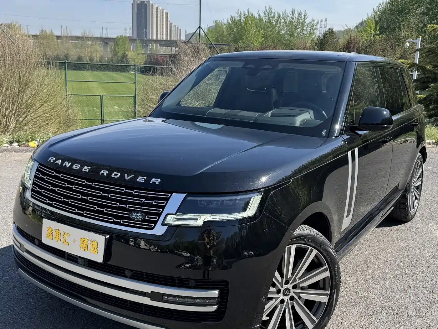Land Rover Range Rover 2024 3.0 L6 400PS Genesis Extended фото 6