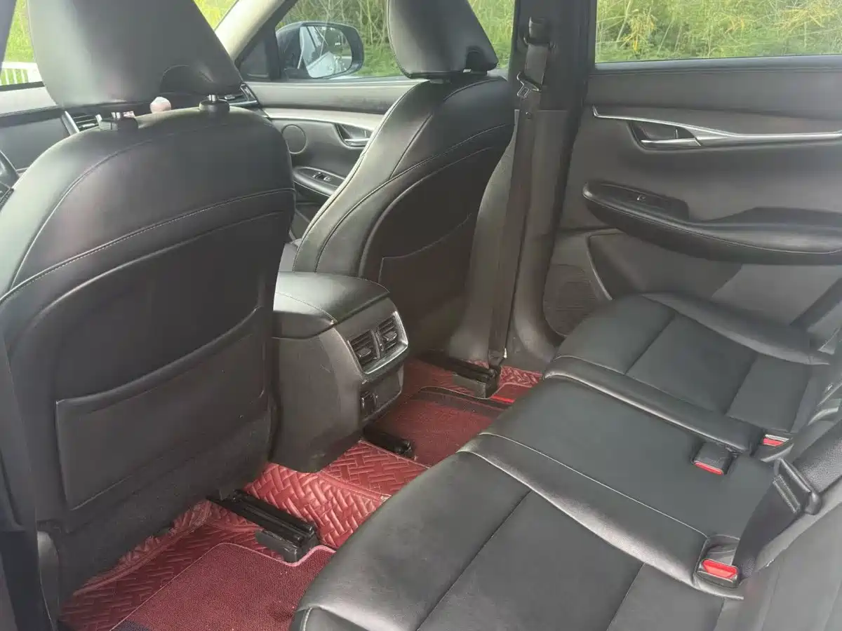 Photo 8 - Infiniti QX50