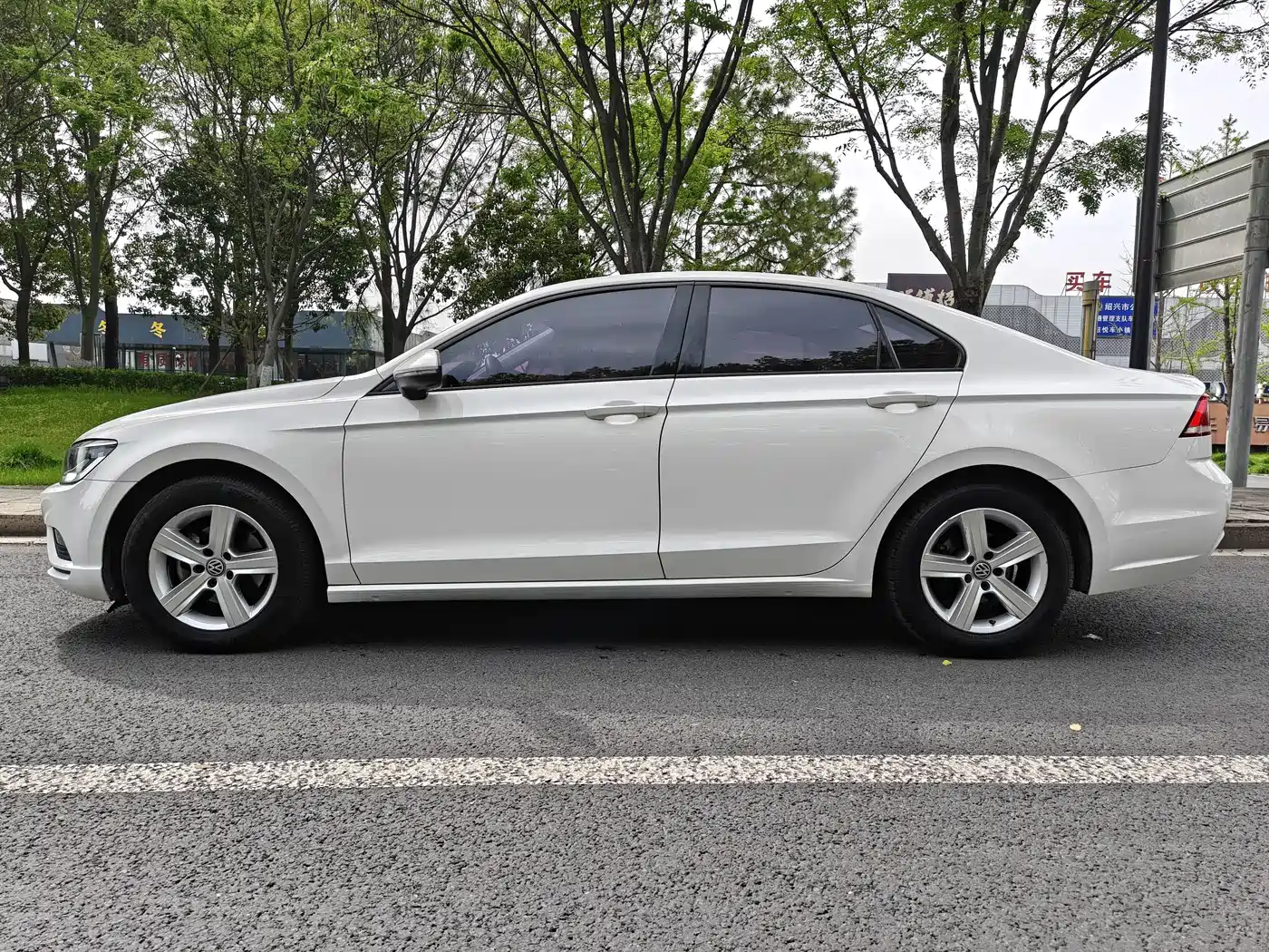 Volkswagen Lamando 2018 230TSI DSG Trend Edition фото 3