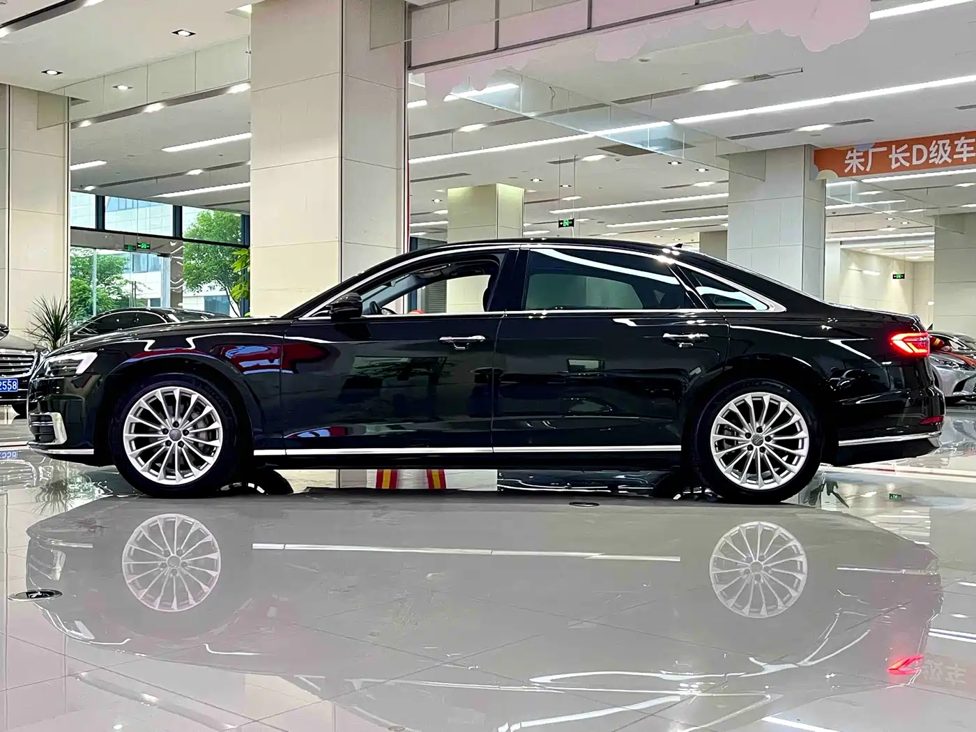 Audi A8 2019 Facelift Plus A8L 50 TFSI quattro Comfort фото 3