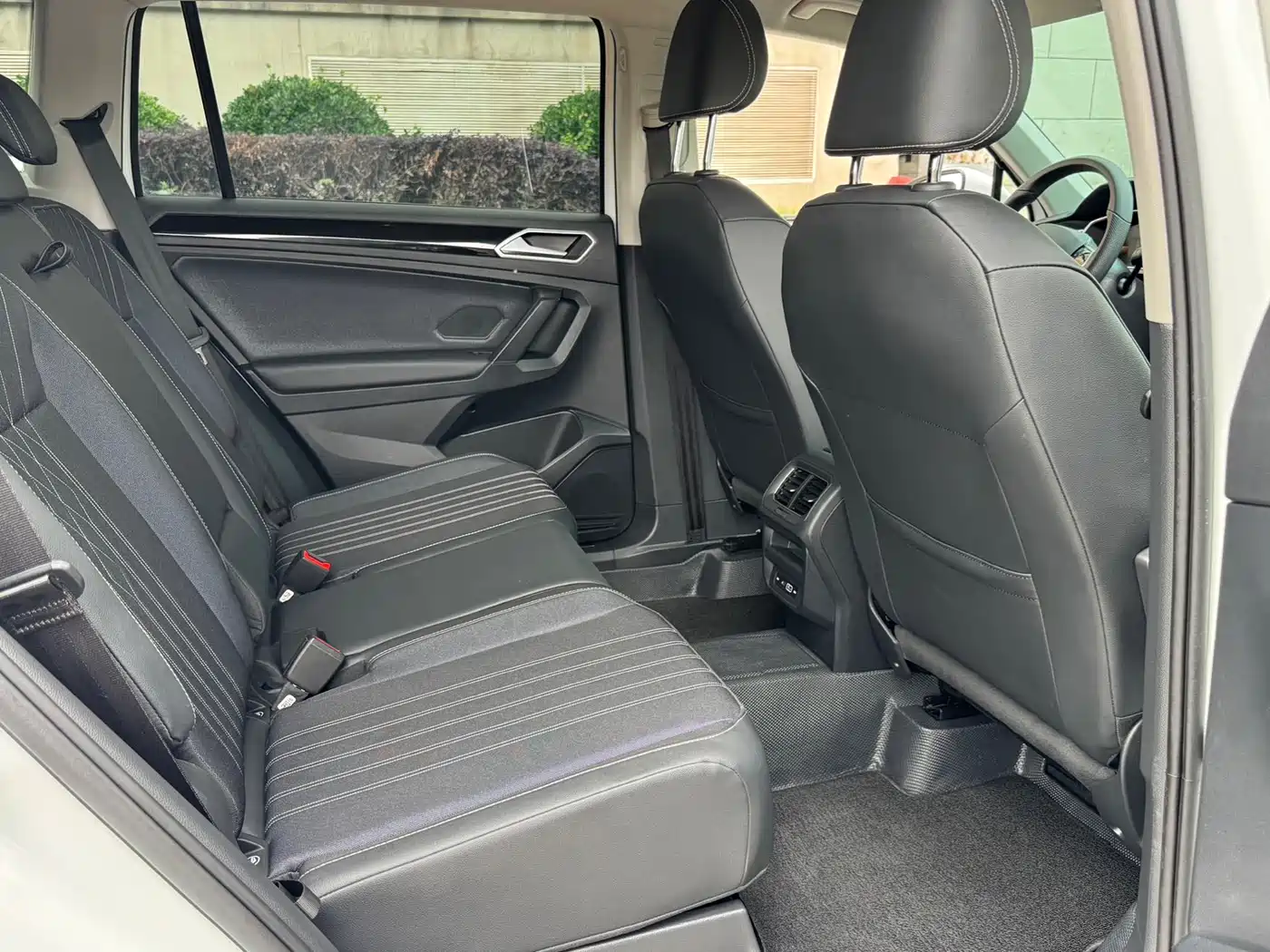 Volkswagen Tiguan L 2023 330TSI Auto 2WD Comfort Edition фото 7