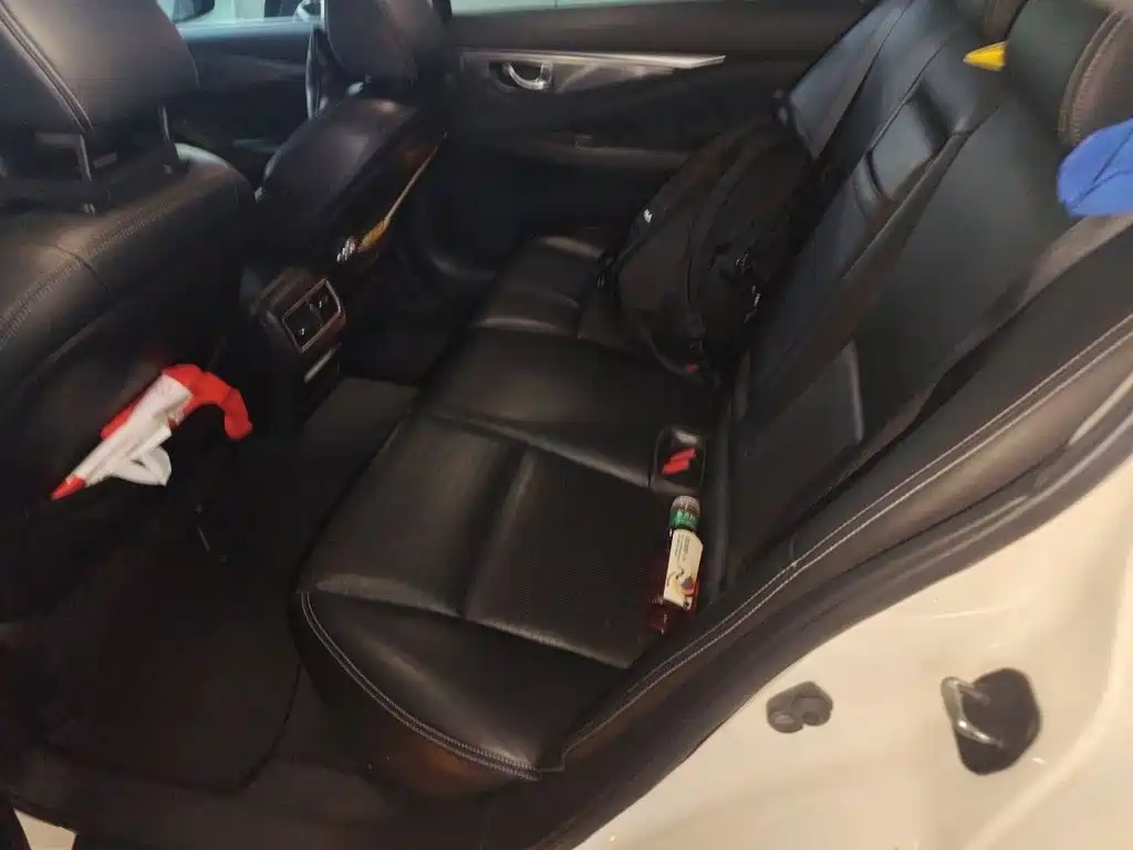 Photo 13 - Infiniti Q50L