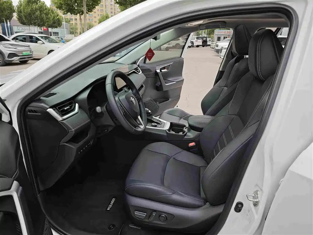 Toyota Wildlander 2023 2023 Hybrid 2.5L E-CVT AWD Premium Edition