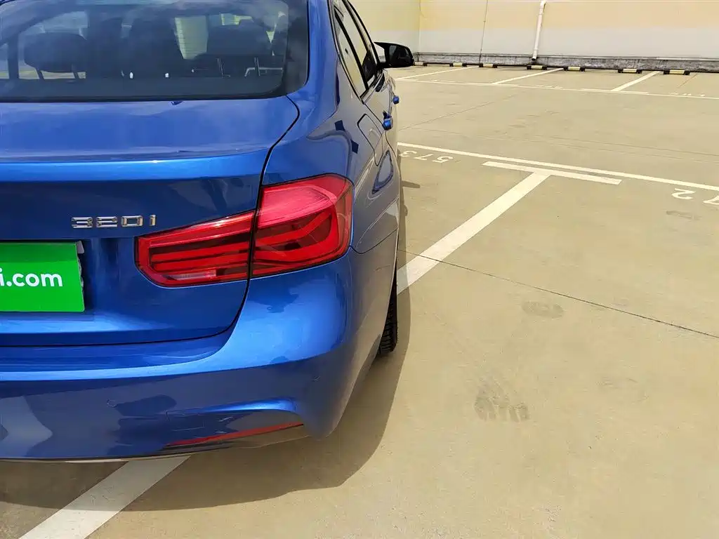 BMW 3 Series 2017 320i M Sport фото 8