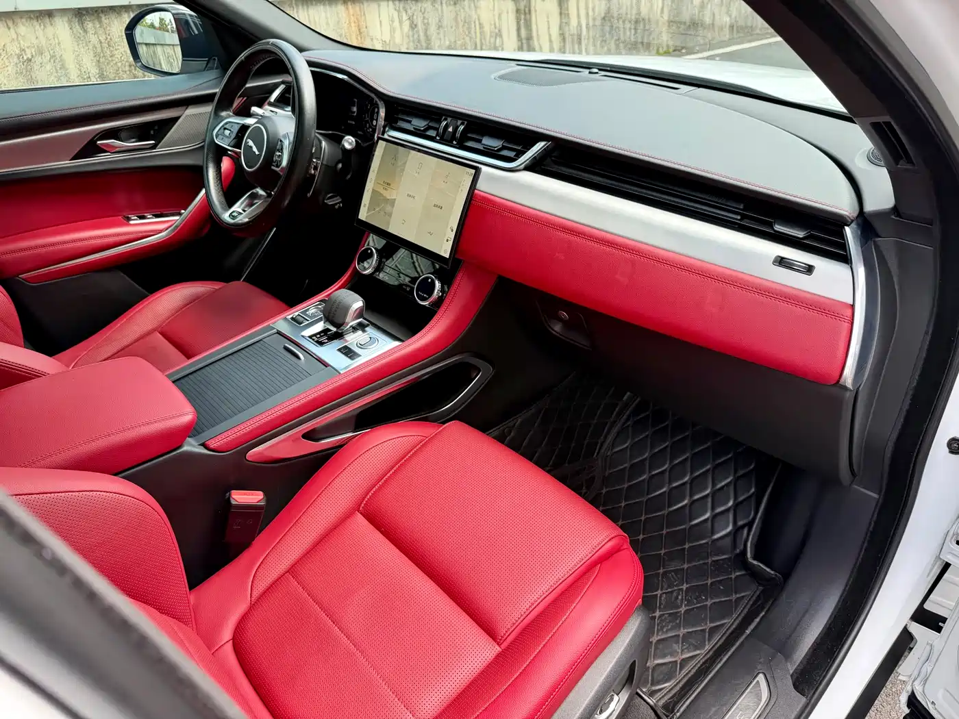 Jaguar F-PACE 2021 250PS R-Dynamic S фото 21