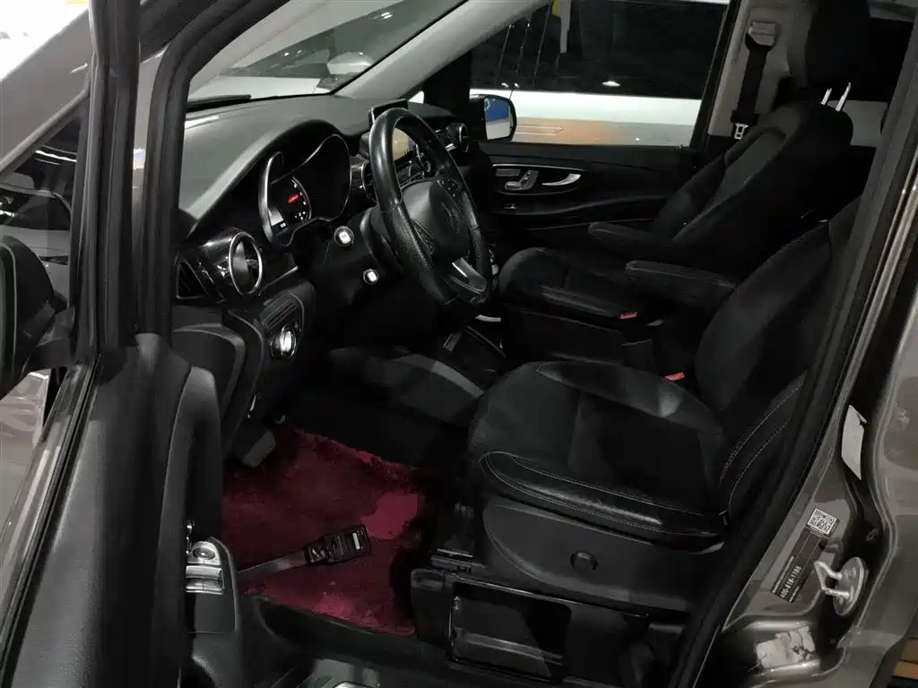 Mercedes-Benz V-Class 2017 Model V 260 Pilot Edition фото 12