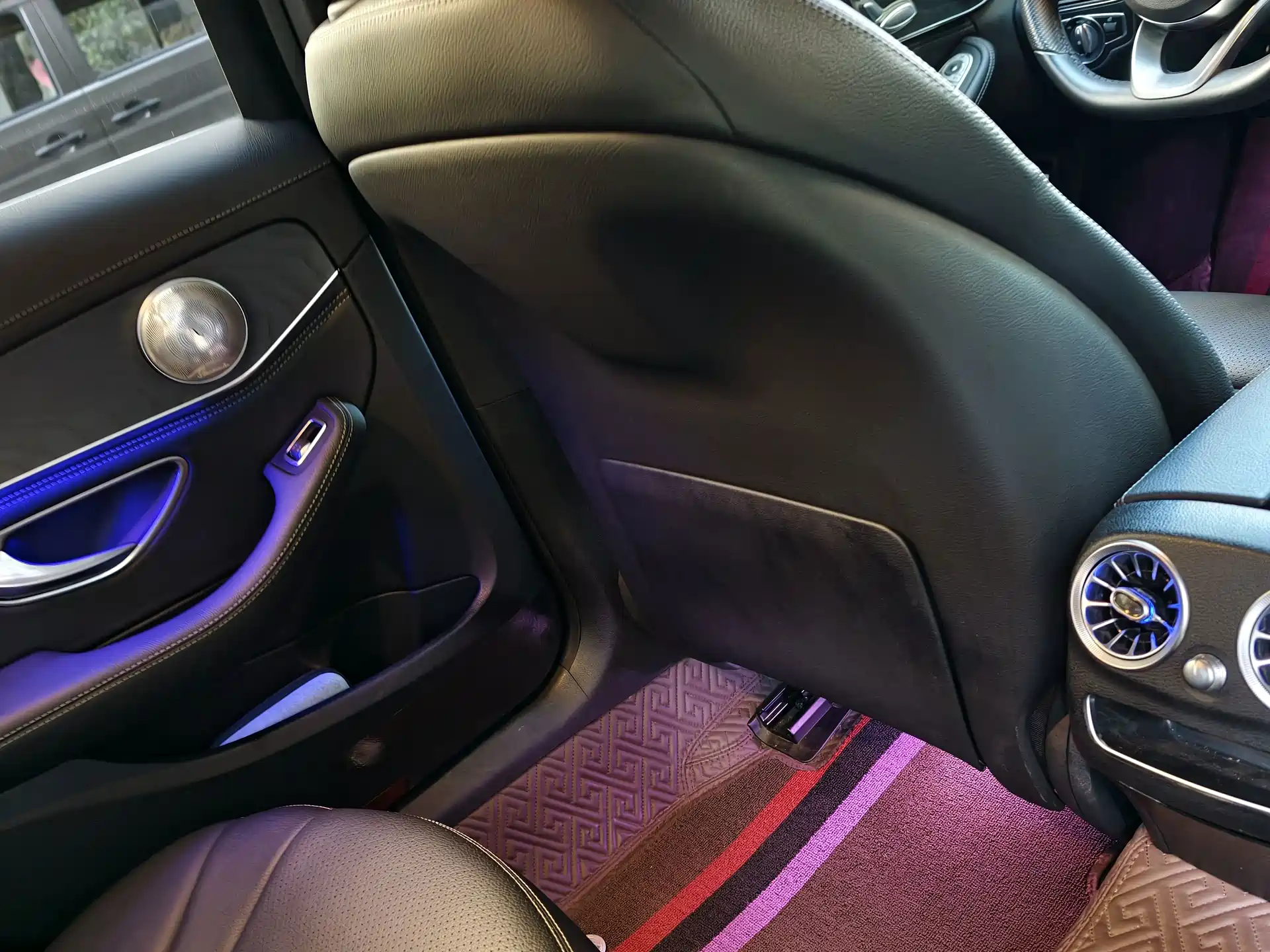 Фото 17 - Mercedes-Benz C-Class