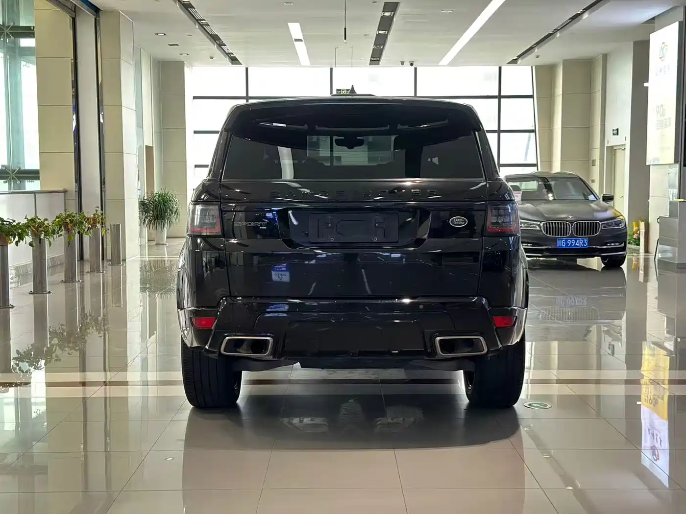 Land Rover Range Rover Sport 2021 3.0 L6 Gloss Black Edition фото 21