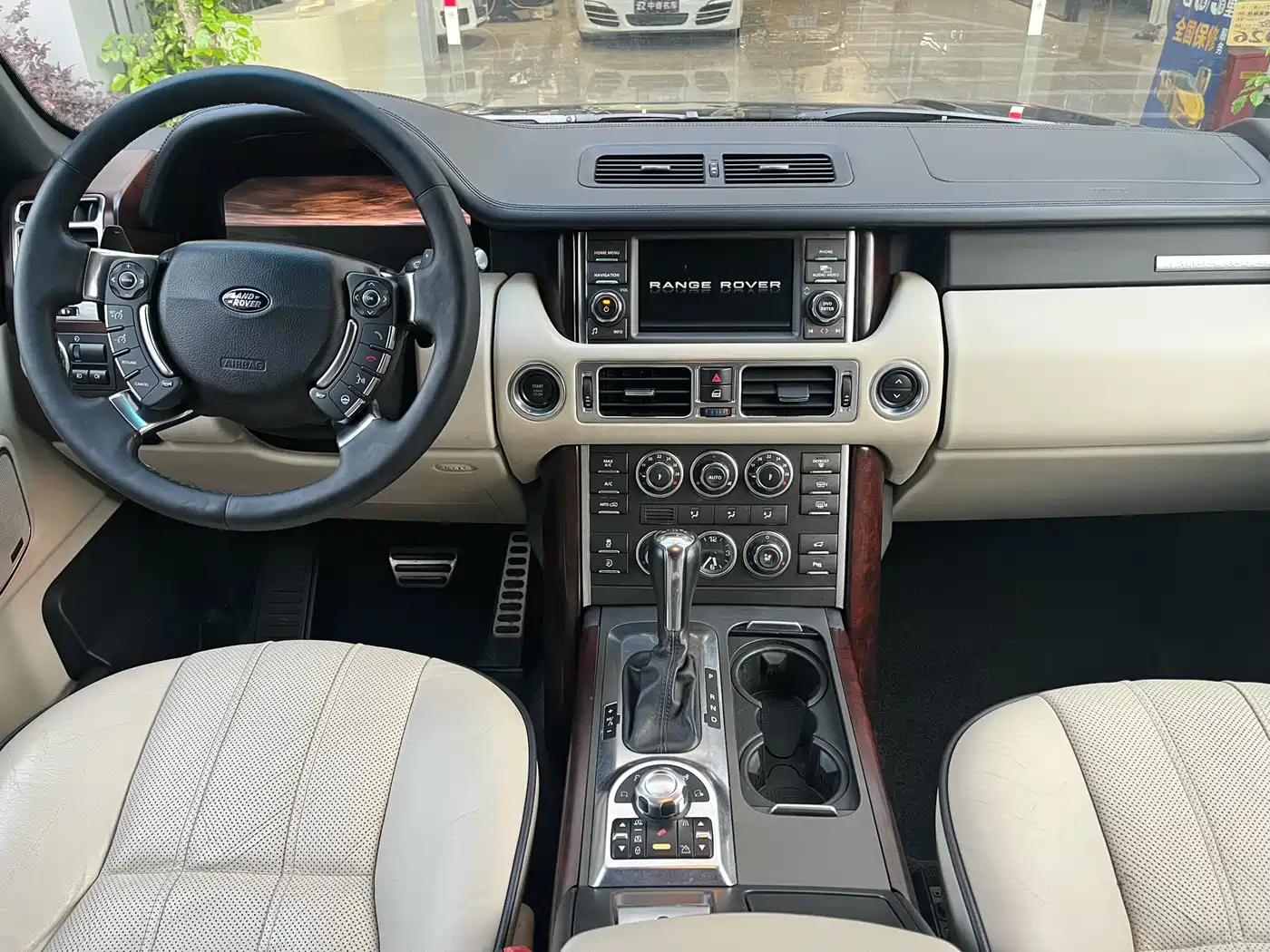 Land Rover Range Rover 2012 5.0 SC V8 фото 7