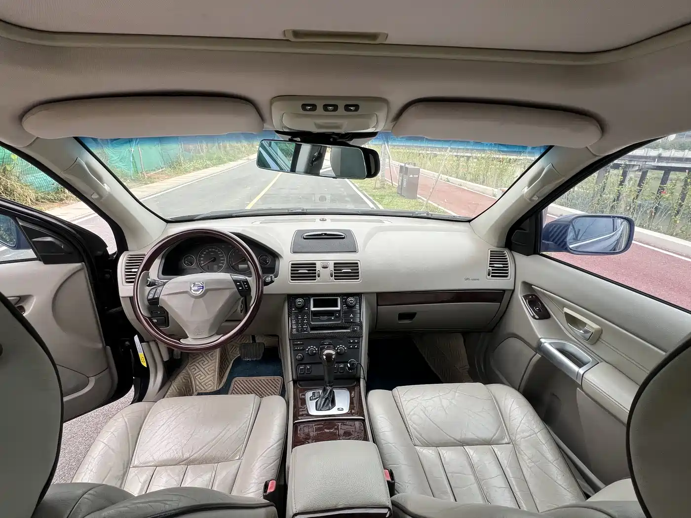 Volvo XC90 2009 2006 4.4 V8 AWD 5-seater Executive