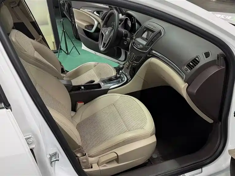 Buick Regal 2015 2.0L Leading Fashion Model фото 3