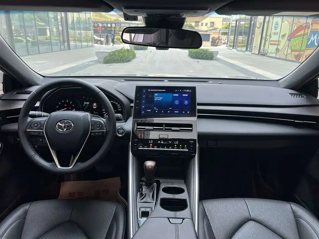 Toyota Avalon 2023 2.0L Luxury Edition фото 6