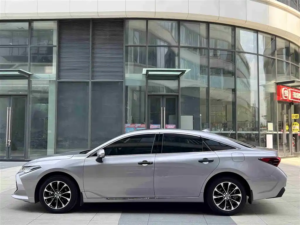 Toyota Avalon 2023 2.0L Luxury Edition фото 10