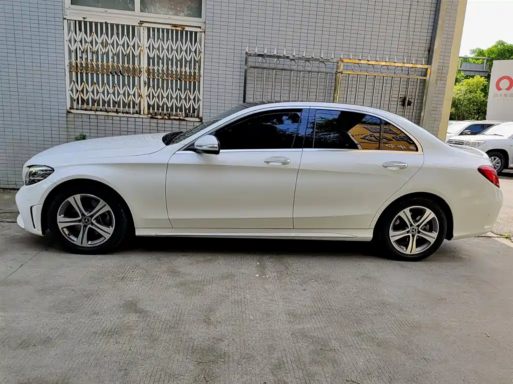 Mercedes-Benz C-Class 2020 C 260 L Sport фото 3
