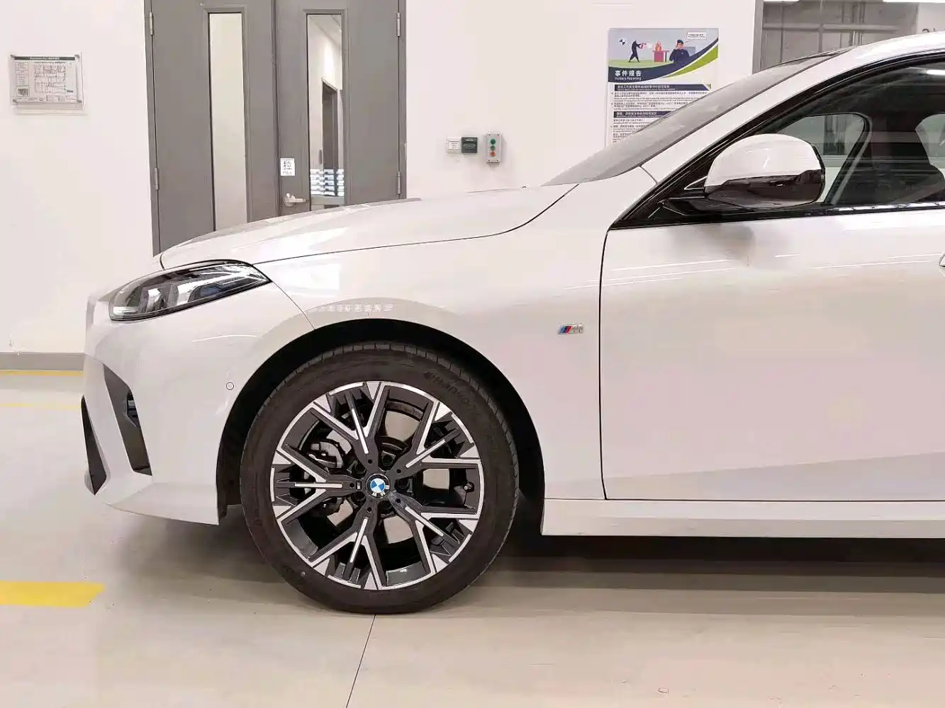 BMW 2 Series 2025 225L M Sport Package фото 13