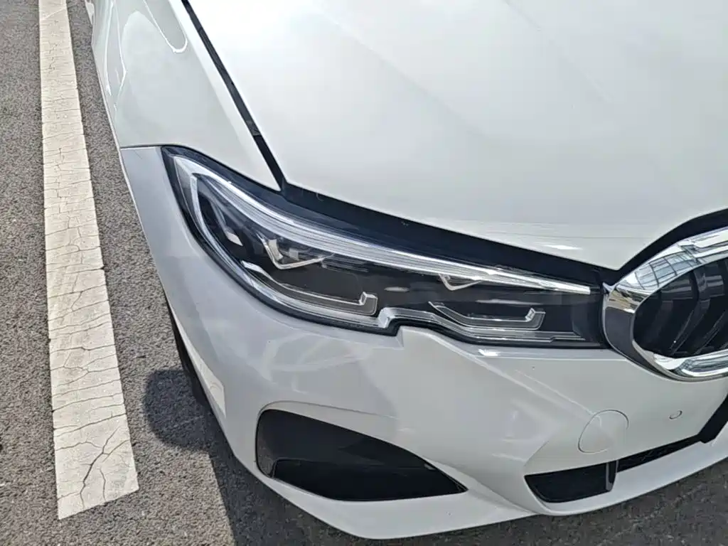 Photo 11 - BMW 3 Series
