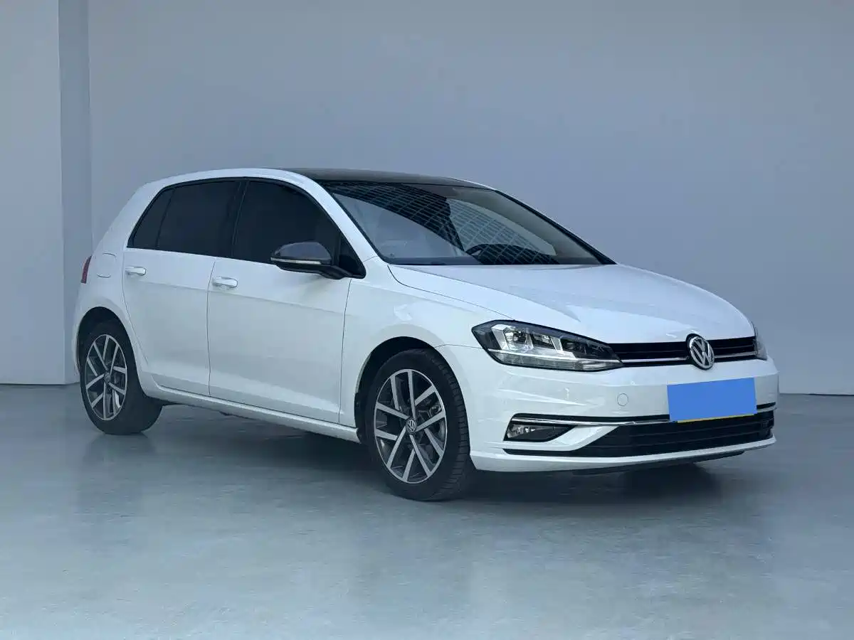 Volkswagen Golf 2020 Beloved Edition 280TSI DSG Comfort фото 3