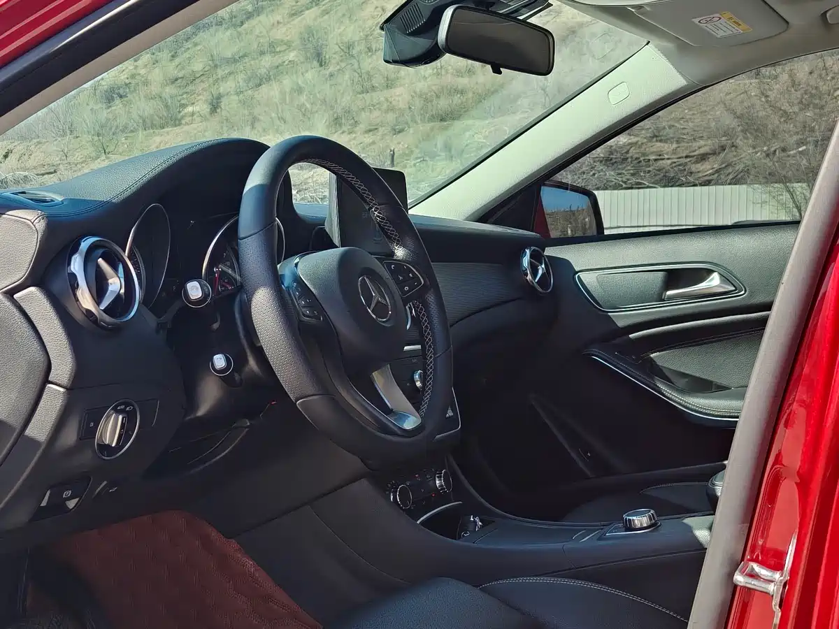 Mercedes-Benz GLA 2018 GLA 200 Fashion фото 6