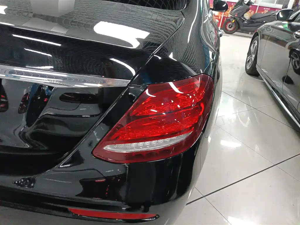 Mercedes-Benz E-Class 2019 E 300 L Sport Fashion фото 24