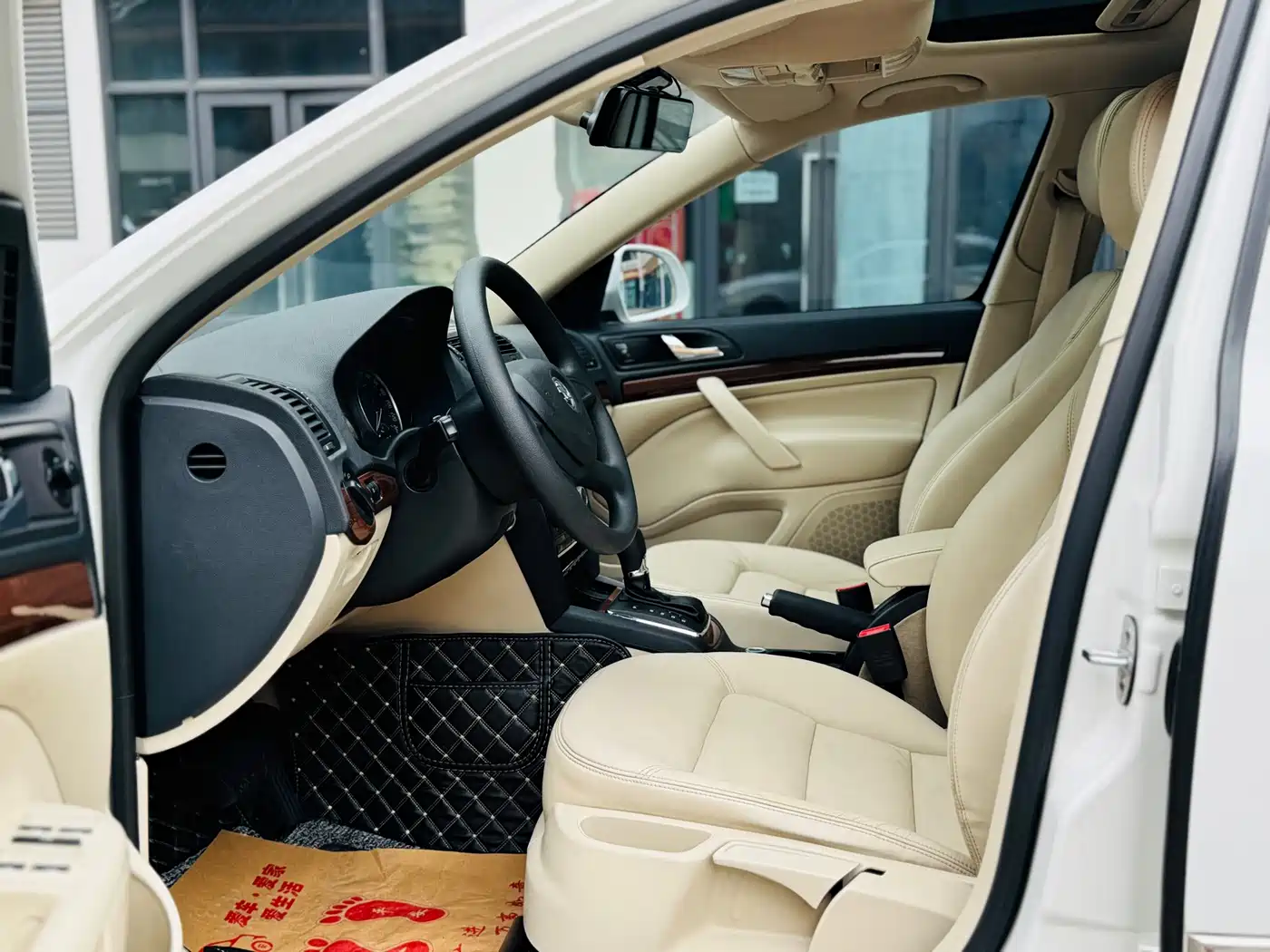 Škoda Octavia 2014 1.6L Auto Yijun Edition фото 11