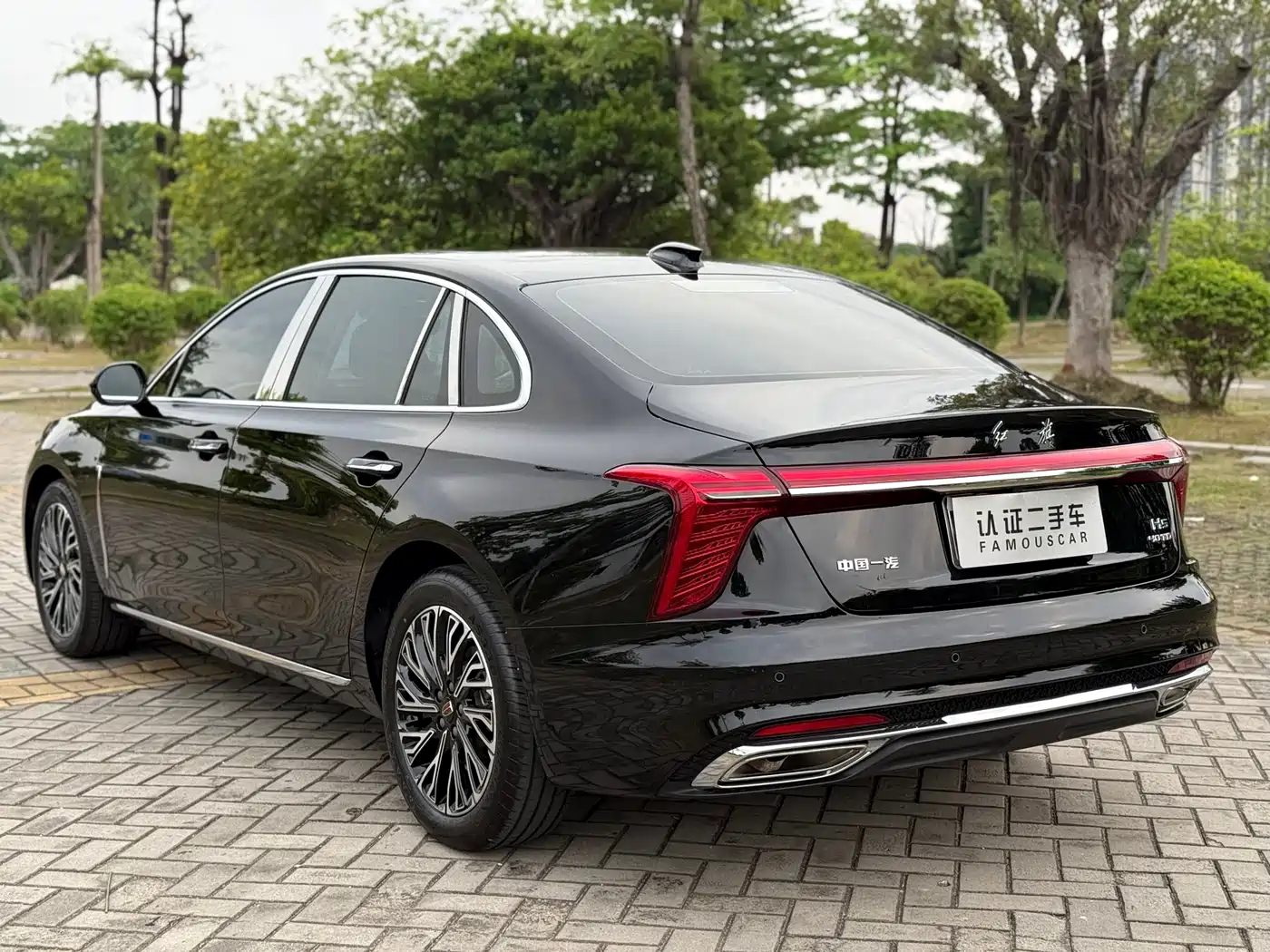 Hongqi H5 2025 2.0T Automatic Flag Celebration 500,000 Units Anniversary Edition фото 23