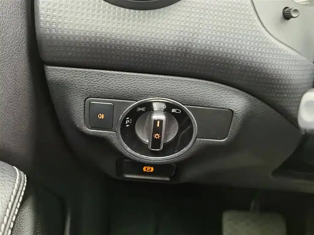 Mercedes-Benz A-Class (Import) 2015 A 180 фото 21