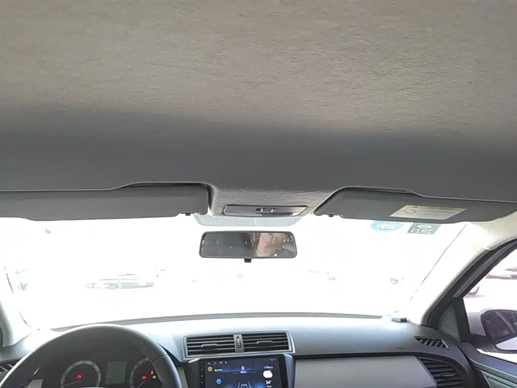 Škoda Fabia 2017 1.4L Auto Car Enjoy Edition фото 18