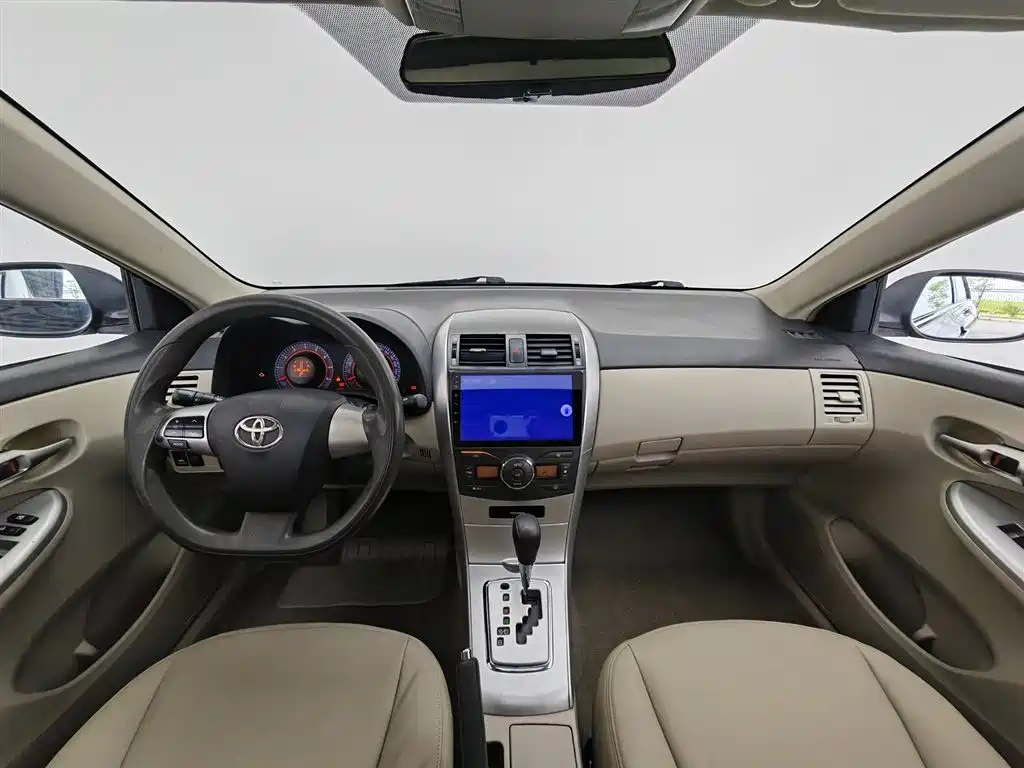 Toyota Corolla 2012 Styling Edition 1.8L CVT GL-i фото 5