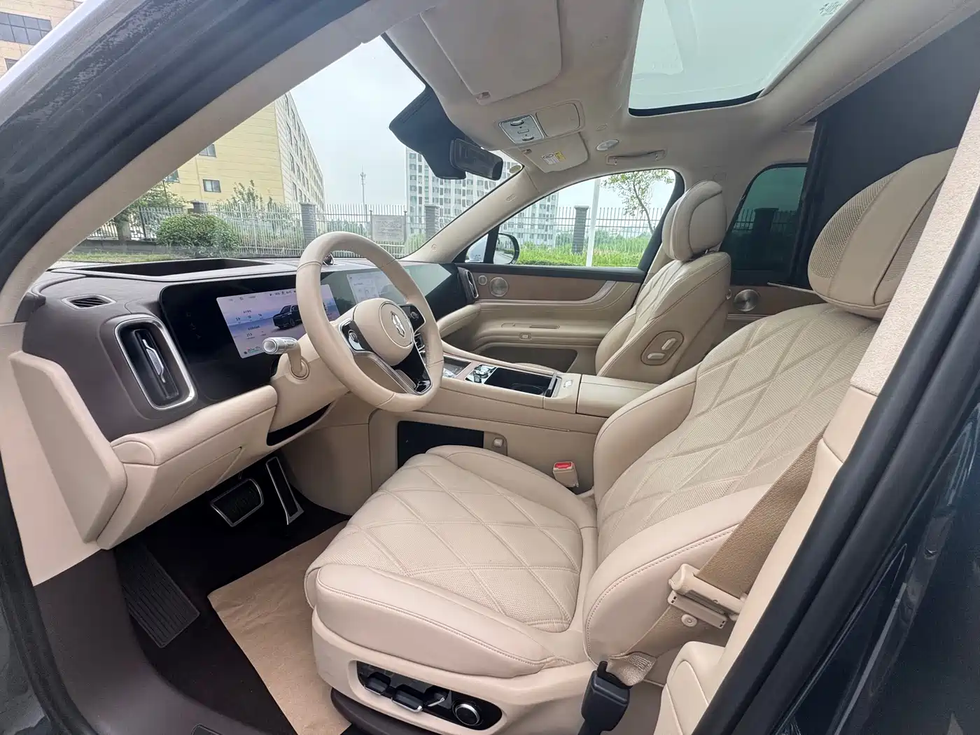 AITO Wenjie AITO M9 2025 Extended Range Ultra 52kWh 6-Seater фото 7