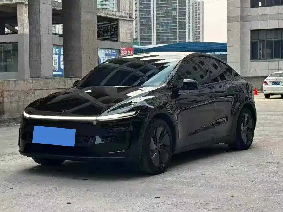 Tesla Model Y 2026 Long Range All-Wheel Drive