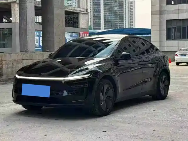 Tesla Model Y 2026 Long Range All-Wheel Drive