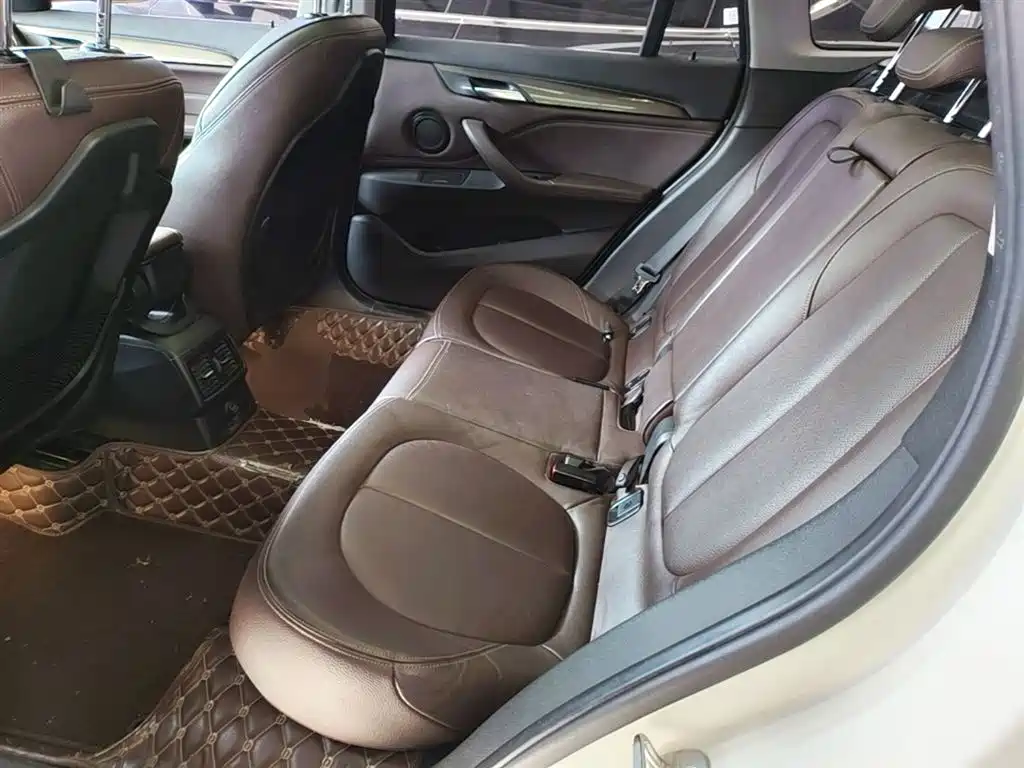 BMW X1 2018 xDrive20Li Premium Model фото 17