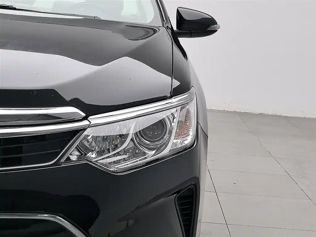 Toyota Camry 2016 2.0G 10th Anniversary Leading Edition фото 7