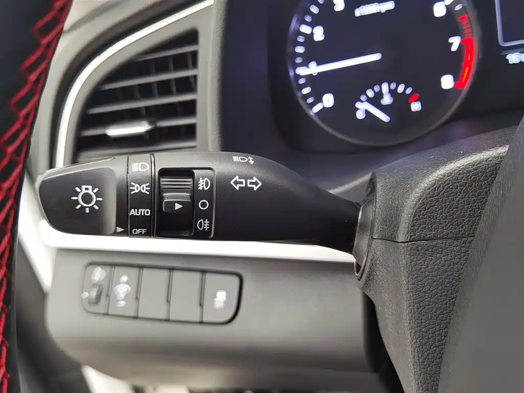 Hyundai Elantra 2016 Model 1.6L Automatic Smart Elite фото 21