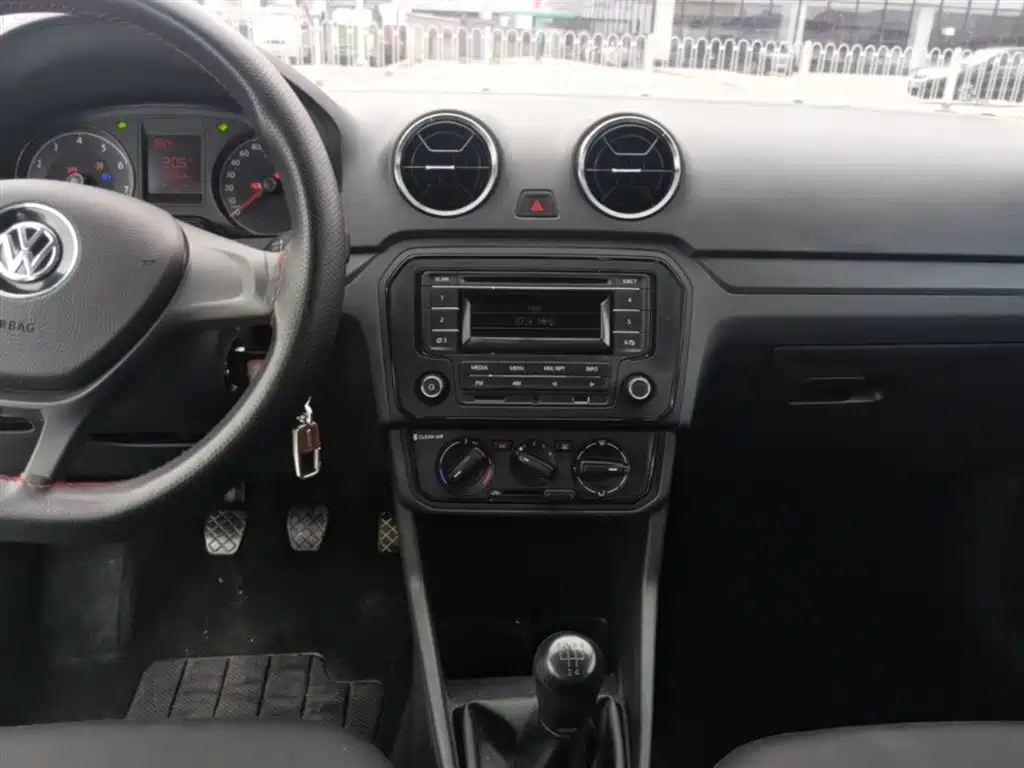Volkswagen Jetta 2019 Dream Edition 1.5L Manual Fashion фото 13