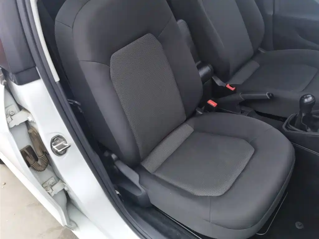 Volkswagen Jetta 2019 Dream Edition 1.5L Manual Fashion фото 25