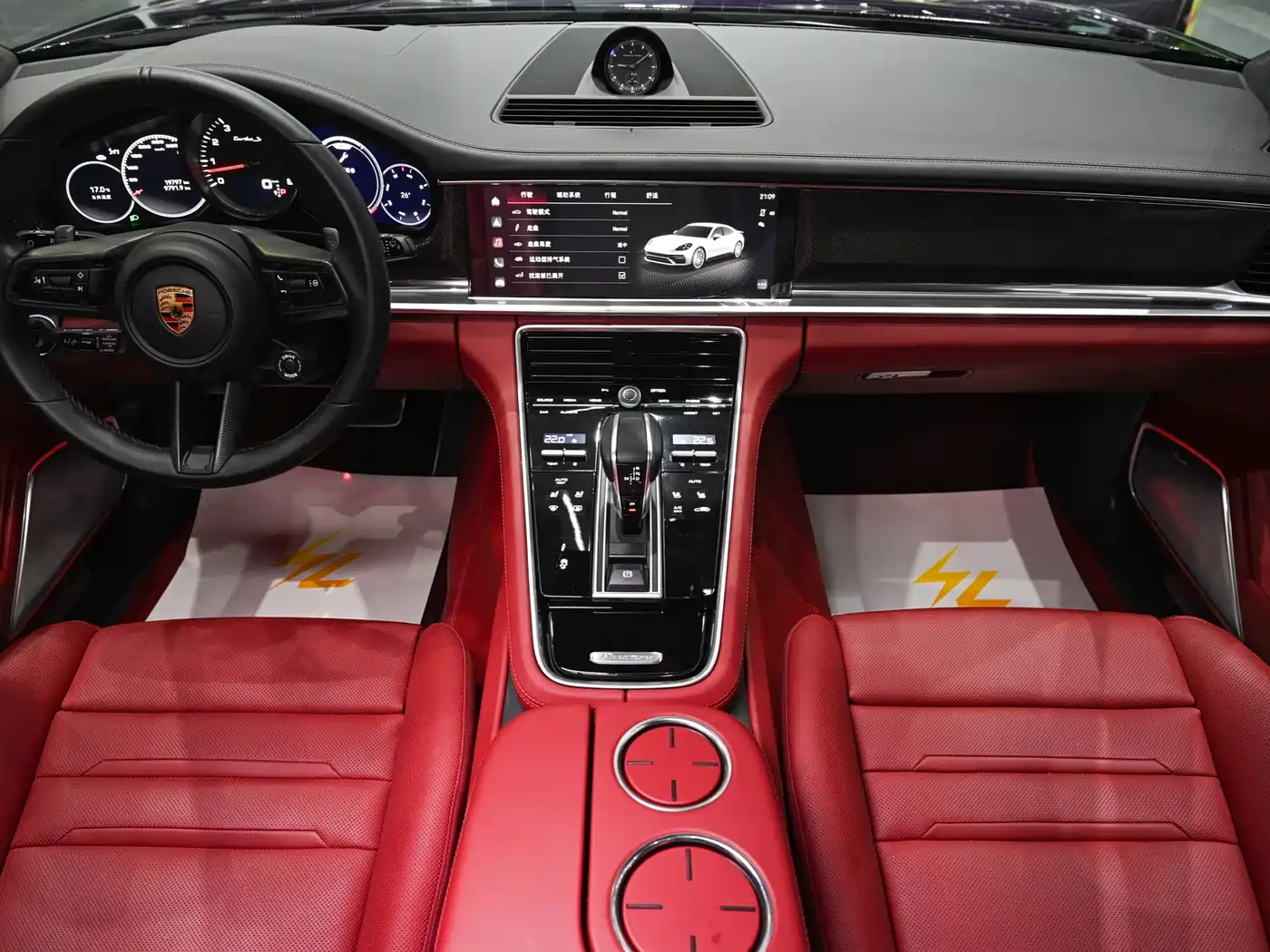 Porsche Panamera 2023 Panamera Turbo S Executive Long Wheelbase 4.0T фото 16