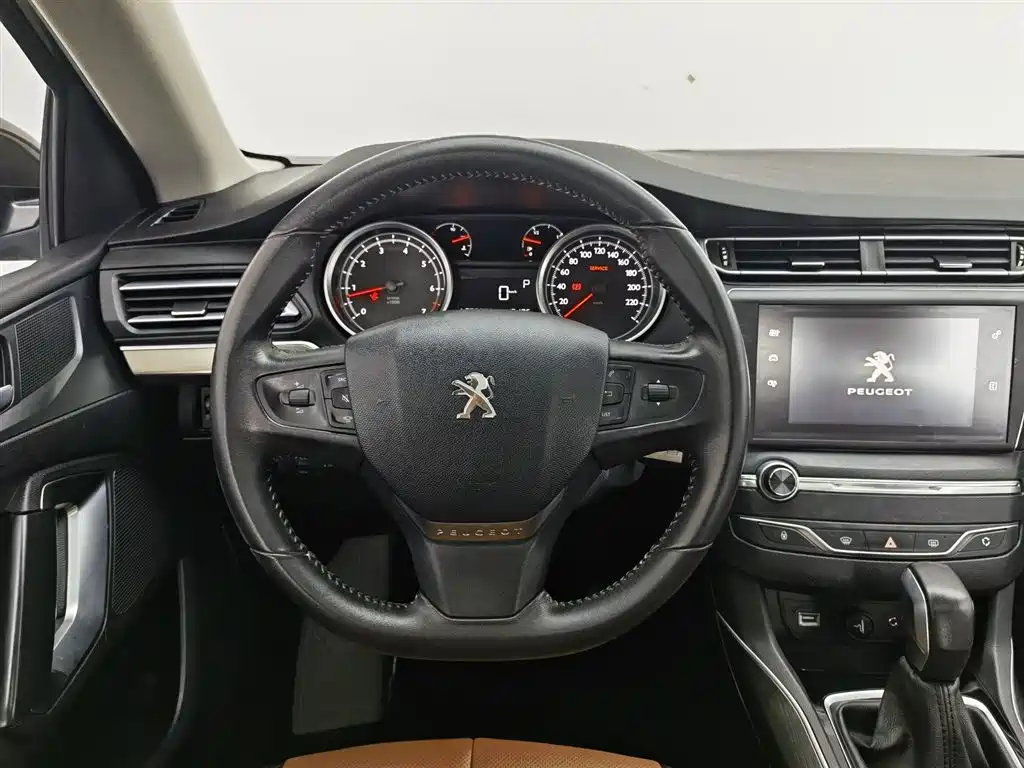Peugeot 408 2016 1.6T Automatic Luxury Edition фото 11