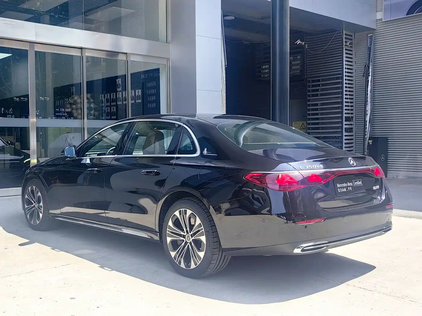 Mercedes-Benz E-Class New Energy 2024 E 350 e L Plug-in Hybrid Sedan фото 5